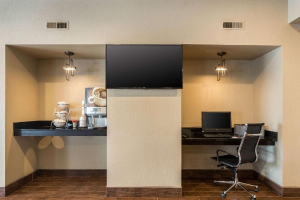 Sleep Inn & Suites West Des Moines near Jordan Creek image 28