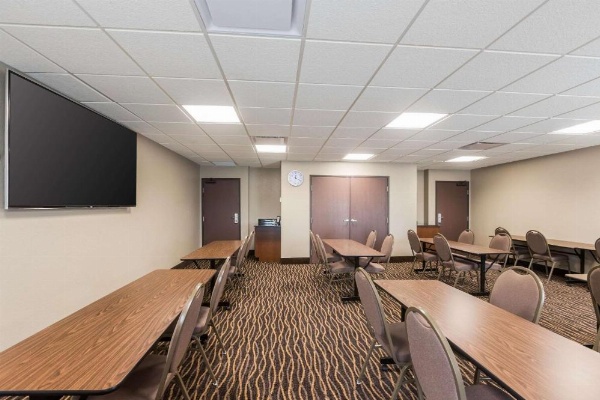 Sleep Inn & Suites West Des Moines near Jordan Creek image 29