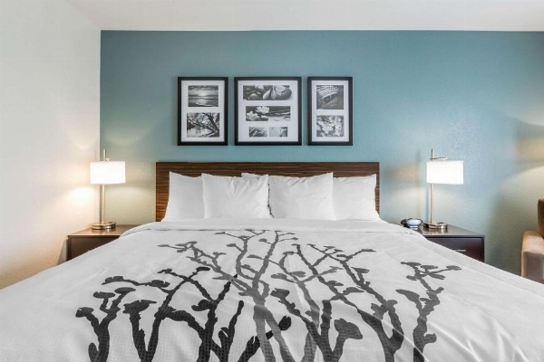 Sleep Inn & Suites West Des Moines near Jordan Creek image 8